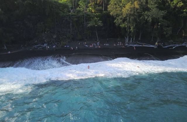 Whale House w/AC @ Kehena Beach, Hawaii (Oceanfront)
