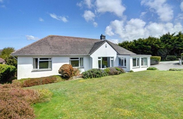 Whimbrels - Three Bedroom House, Sleeps 6