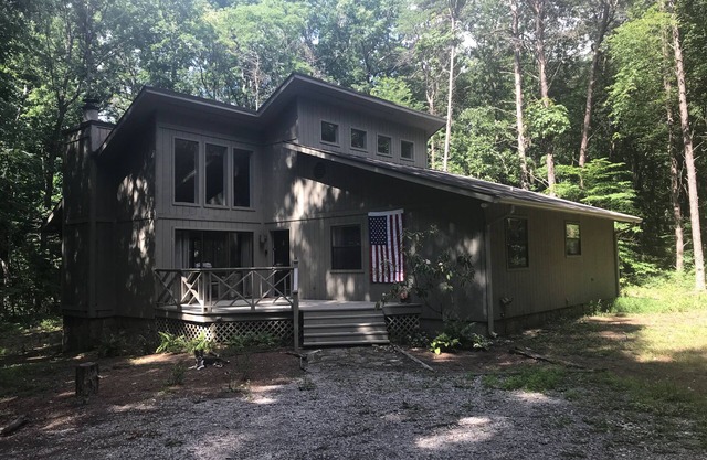Whispering Oaks cabin
