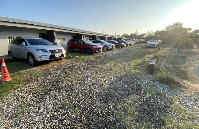 White Horse & Star Garden Inn