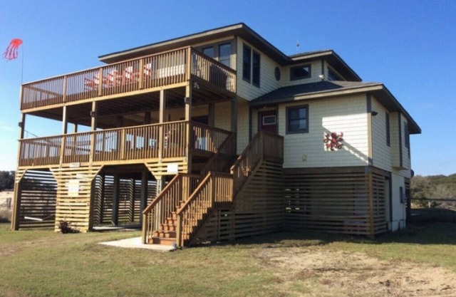 WHO IS READY FOR SUNSHINE AND SAND?! PACK YOUR SENSE OF ADVENTURE & COME VISIT!