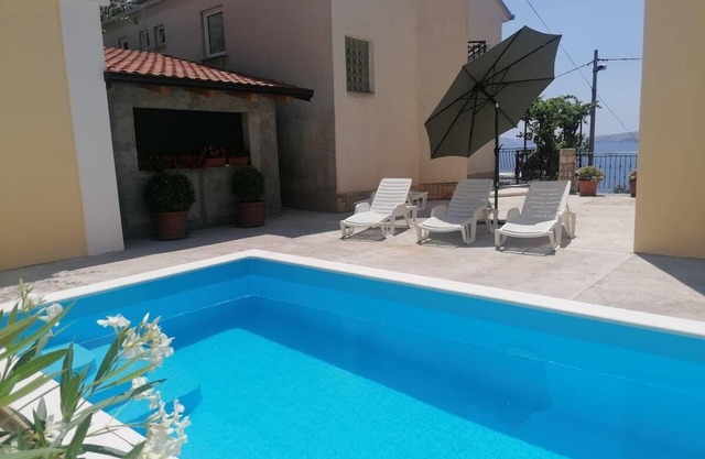 Whole apartment with terrace and sea view