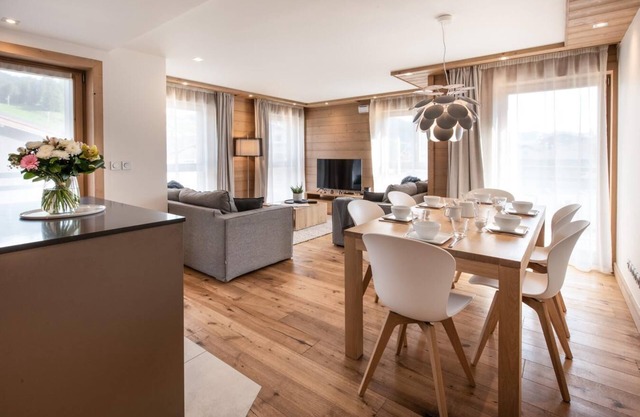 Wifi, 200m from ski slopes, 1st floor, hammam, balcony, parking, tv, 82m², Les Gets