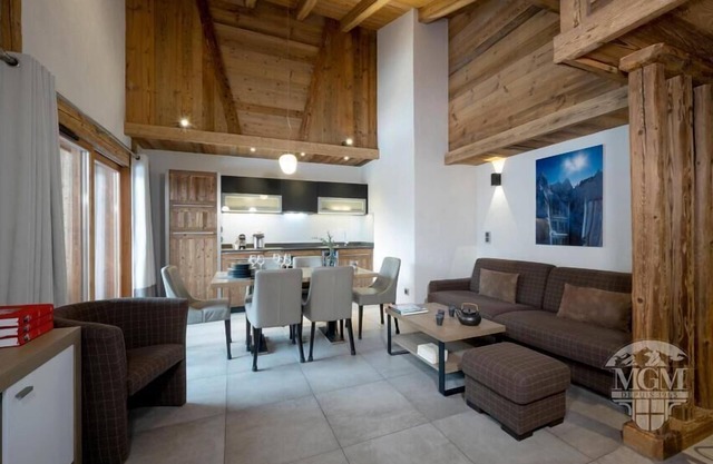 Wifi, 50m from ski lifts, view garden, fitness, swimming pool, balcony, parking, tv, ski locker