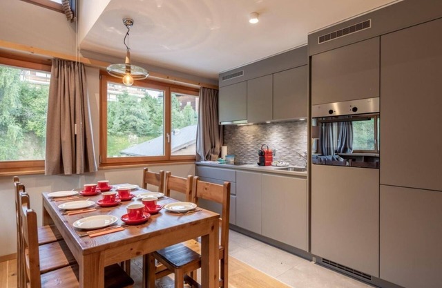 Wifi, ski-in/ski-out & foot of the slopes, sauna, hammam, tv, ski locker, 78m², Vercorin