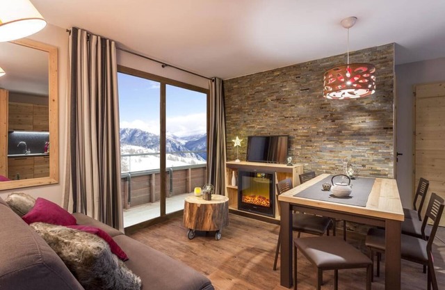 Wifi, ski-in/ski-out & foot of the slopes, fitness, swimming pool, balcony, tv, ski locker, 41-48m²