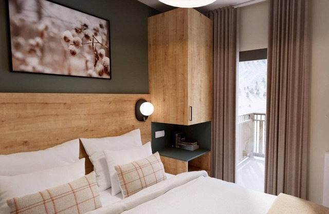 Wifi, ski-in/ski-out & foot of the slopes, swimming pool, balcony, parking, tv, ski locker, 31m²