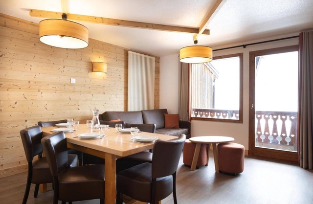 Wifi, ski-in/ski-out & foot of the slopes, fitness, swimming pool, sauna, hammam, balcony