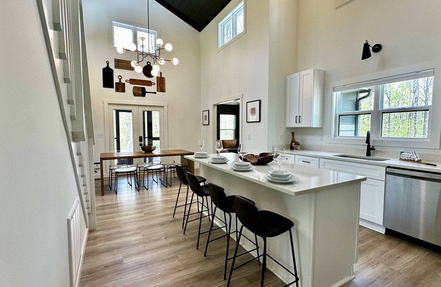 Wild Woodside Retreat at The Retreat at Sunset Bluff