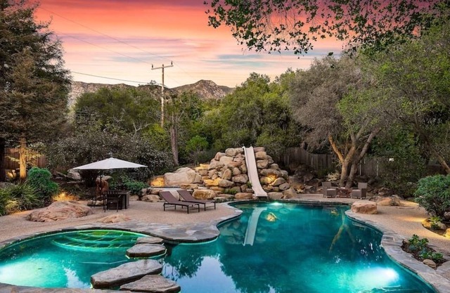 Willoughby World - Hidden Hilltop Resort