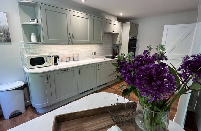 WILLOW BROOK, family friendly, with a garden in Okeford Fitzpaine