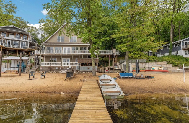 Wind Chime Cottage: Just listed! Tiki Bar Days & Starry Nights by the Water