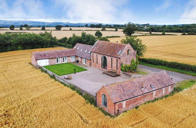 WINDY MUNDY FARM, pet friendly, luxury holiday cottage in Shrewsbury