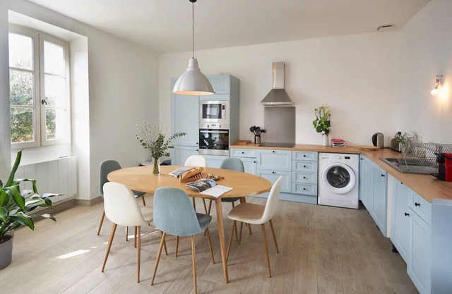 Winegrower's house in the heart of the vineyards