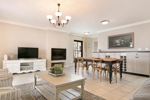 Winelands Golf Lodges 10