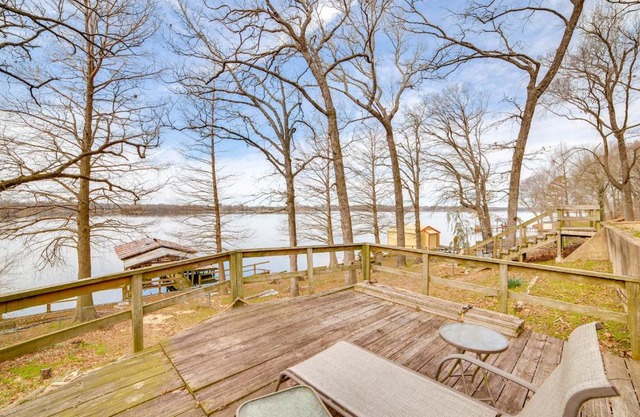 Winnsboro Lake Retreat On-Site Swimming and Fishing