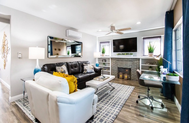 ★WITCHER♞⚔♛★ KING BED★ GARAGE PARKING★ WIFI★ 4K TV