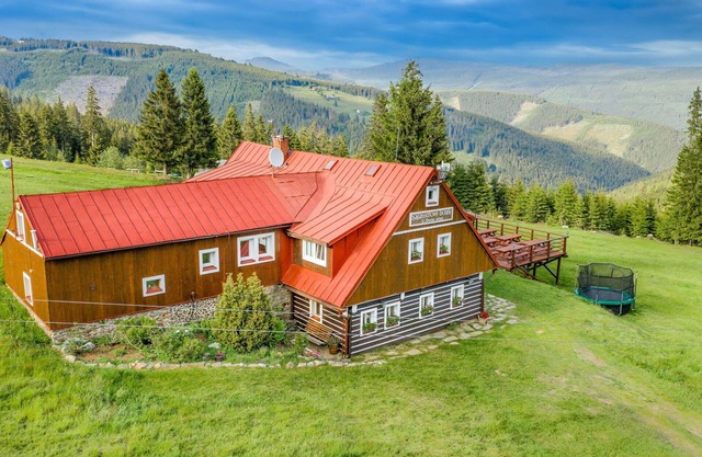 Wonderful private villa for 23 guests with WIFI, TV, terrace, pets allowed and panoramic view