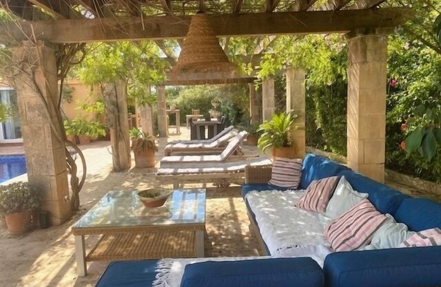 Wonderful family villa with outstanding views. Style rustic with flare