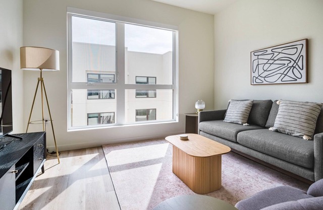 Wonderful Hayward 1BR w/Heated Pool, near Shops & Dining, by Blueground