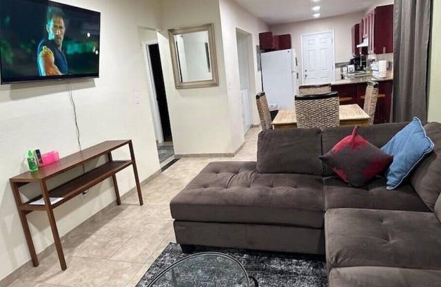 Wonderful House close to airport