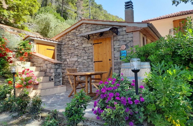 Wonderful private villa for 4 people with A/C, WIFI, TV, patio, panoramic view and parking