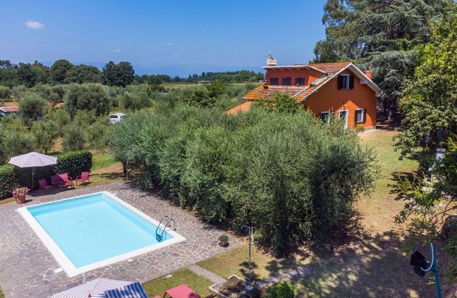 Wonderful private villa for 6 guests with A/C, WIFI, private pool, TV, patio and parking