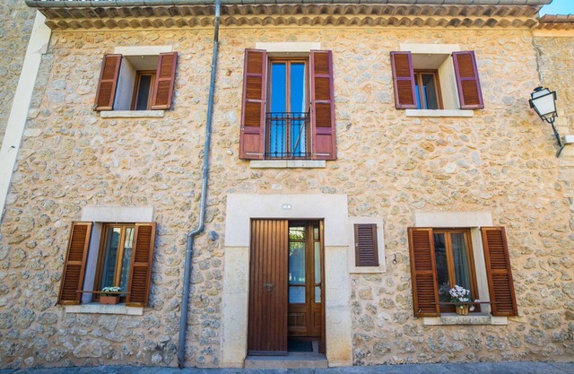 Wonderful private villa for 8 people with A/C, hot tub, WIFI, TV and patio