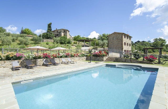 Wonderful private villa for 7 people with private pool, WIFI, TV and patio