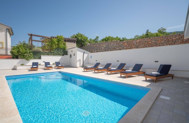 Wonderful private villa for 16 guests with WIFI, private pool, A/C, TV and terrace