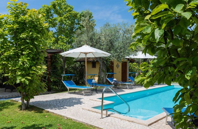 Wonderful private villa for 6 people with WIFI, private pool, A/C, TV, patio and parking