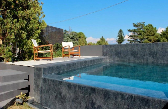 Wonderful private villa for 4 people with WIFI, private pool, veranda and parking