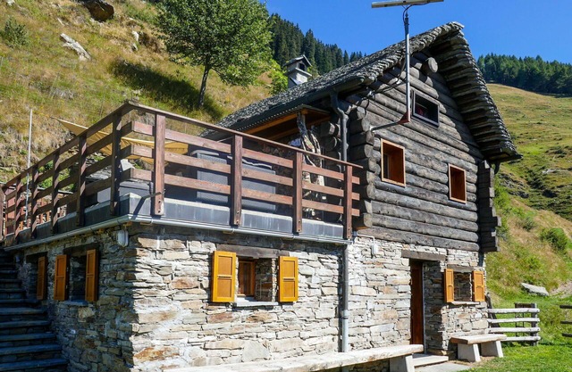 Wonderful private villa for 4 people with WIFI, patio and pets allowed