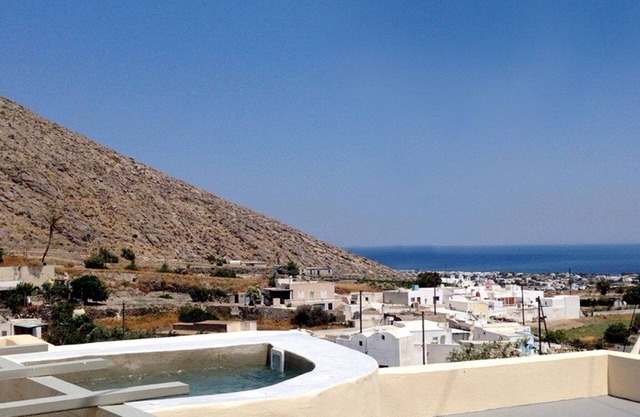 Wonderful Santorini Villa | 2 Bedrooms.