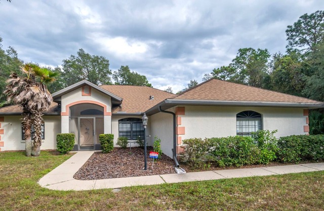 Wonderful updated and private pool villa in Citrus County, Florida