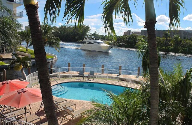 WONDERFUL view on the intercoastal, 30 feet dock available