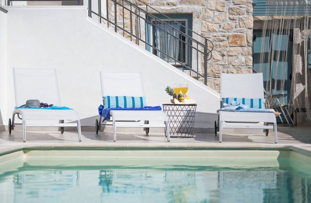 Wonderful villa for 5 people with A/C, private pool, WIFI, TV, terrace and pets allowed