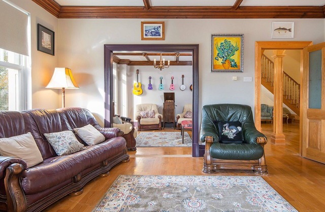 Wonderful villa for 19 people with hot tub, private pool, WIFI and pets allowed