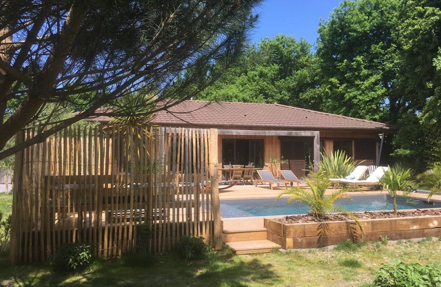 WOODEN HOUSE NEAR CAP FERRET