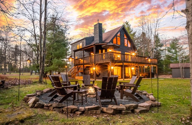 Woodhaven | Dock Slip, Pool Table, Firepit!