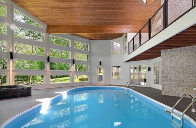 Woodland Pavilion | Heated Pool| Indoor Sports Dome| Pond| 14 acres Woods!