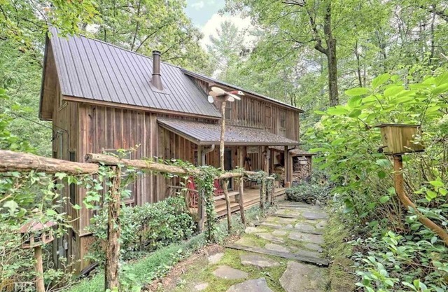 Woodsy Cabin near Lake Rabun Beach