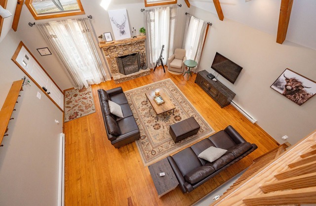 Woodsy Escape w/Porch, Games & Fireplace