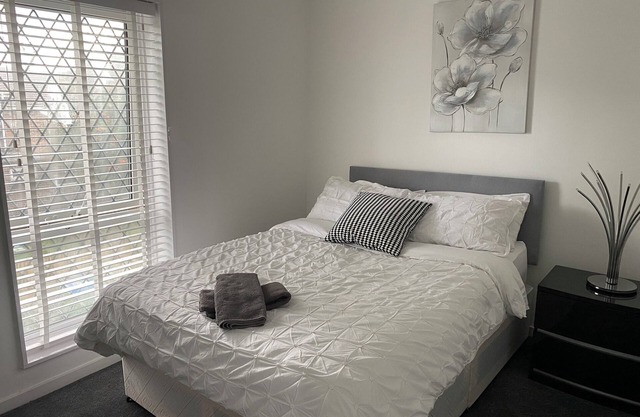 Woolwich - House - Sleeps 5 - Garden - Parking