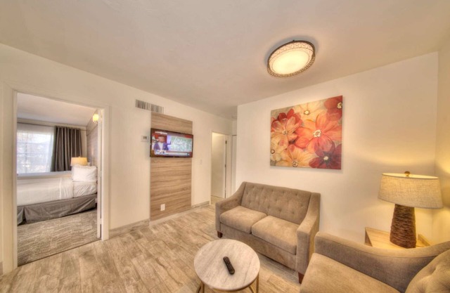 Work & Waves: Gold Coast 2BR Escape