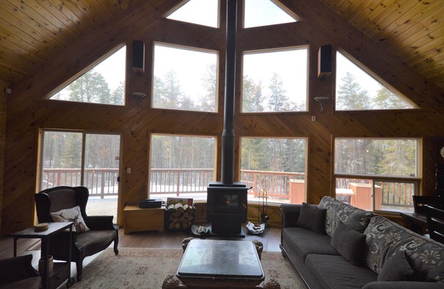 World Class executive Cottage with pool/hot tub near Grand Beach & Lake Winnipeg