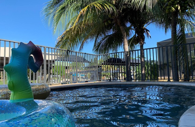 World Class Fishing, direct canal on Gulf of Mexico, 3/3, boat lift, heated pool