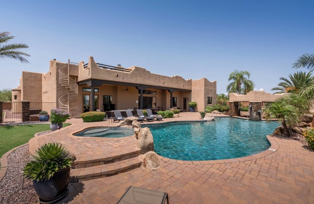 WOW! Lavish Family Desert Oasis w/HUGE Pool, Fire Pit & NEW Pickleball Court!