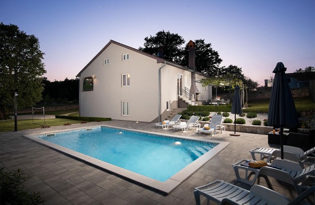 Wunderschöne, Voll Ausgestattete Villa in Traumhafter Lage