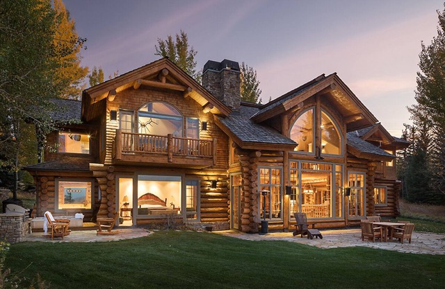 Wyoming style villa located near Wilson, with expansive Snake River views.